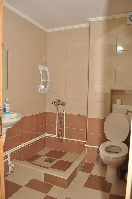 קולאסין Apartments & Rooms Bojic מראה חיצוני תמונה