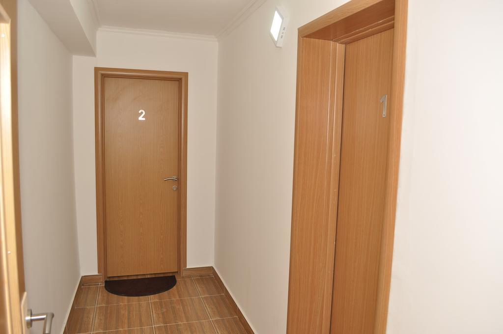 קולאסין Apartments & Rooms Bojic מראה חיצוני תמונה