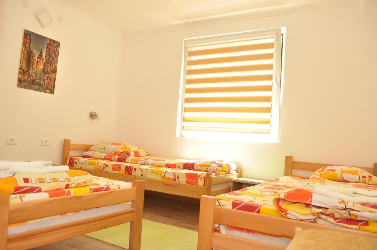 קולאסין Apartments & Rooms Bojic מראה חיצוני תמונה